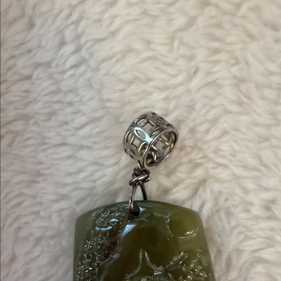 Elegant Green Jadeite Pendant (free chain with purchase) - Picture 3 of 4